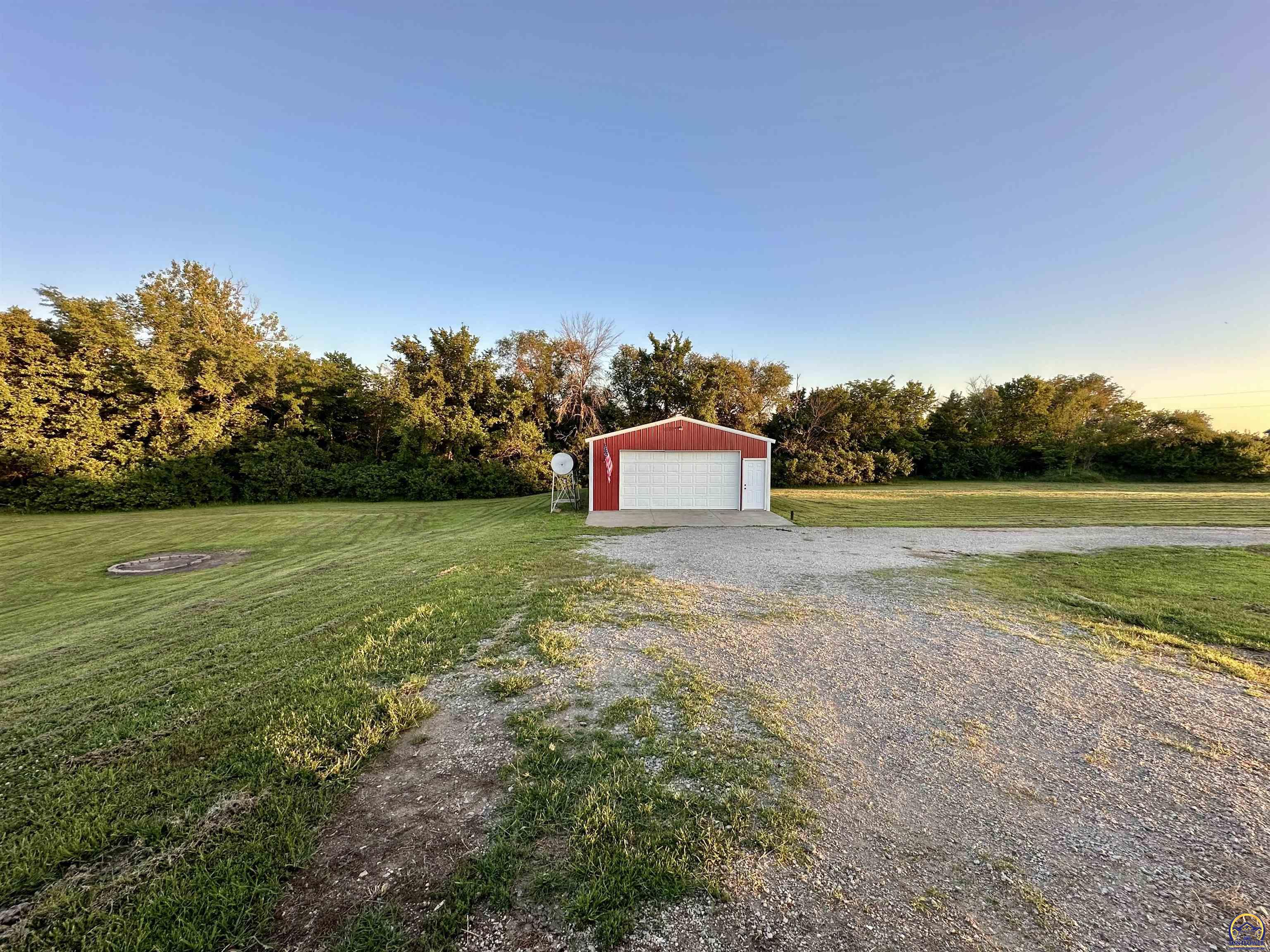 11640 P4 RD, Hoyt, KS 66440