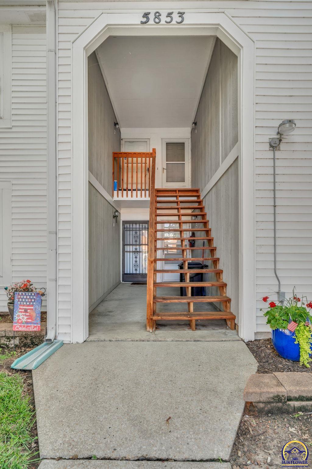 5853 SW 22nd Ter, Topeka, KS 66614