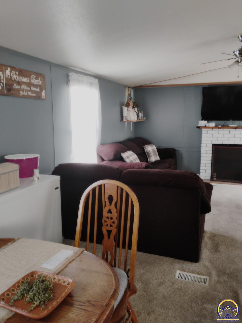 10 Center ST, Olpe, KS 66865