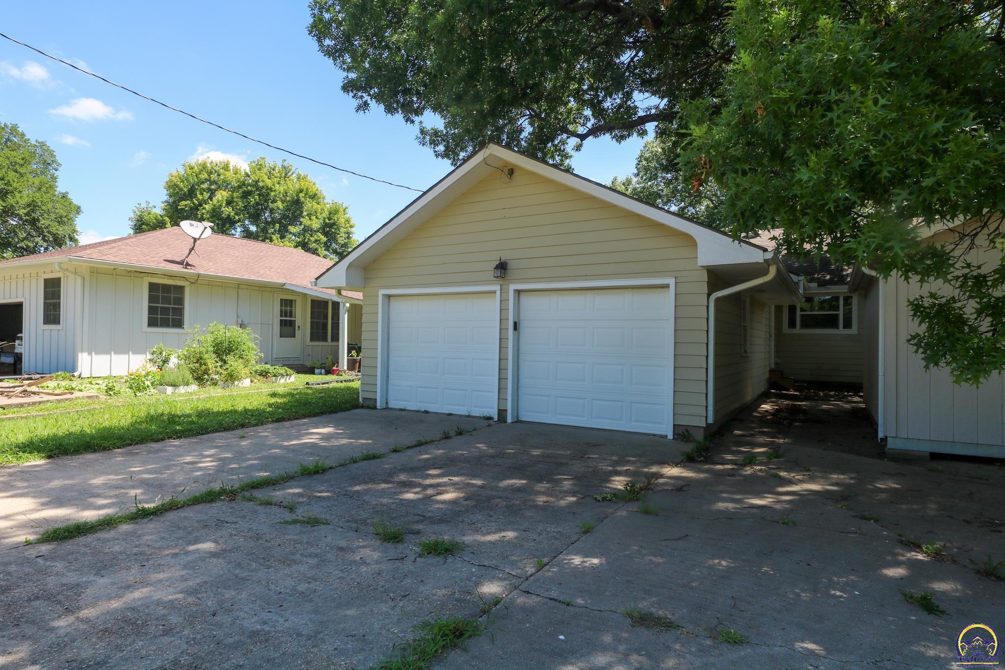110 S 8th St, Burlington, KS 668390000