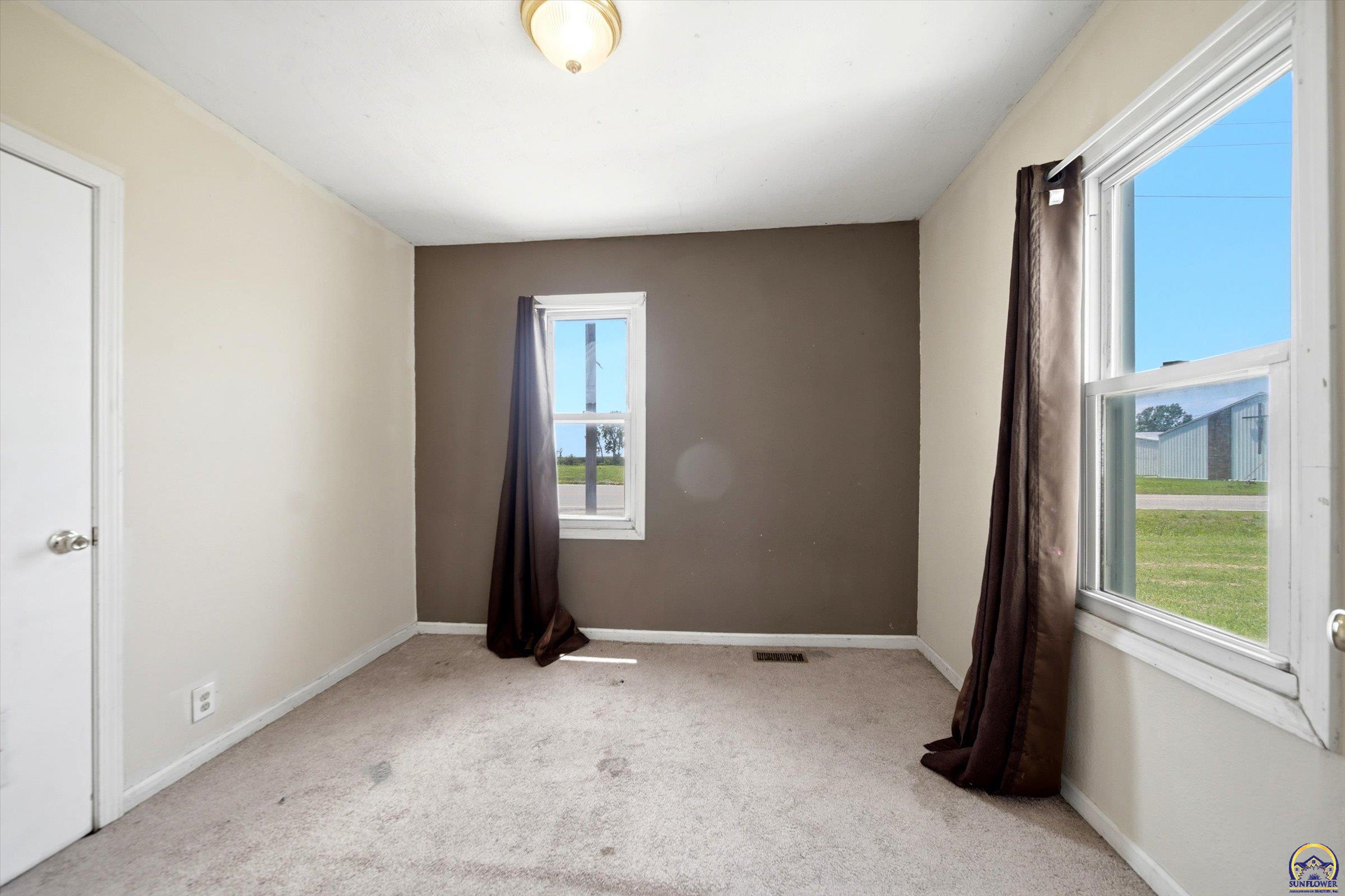 429 Brownie Blvd, Scranton, KS 66537