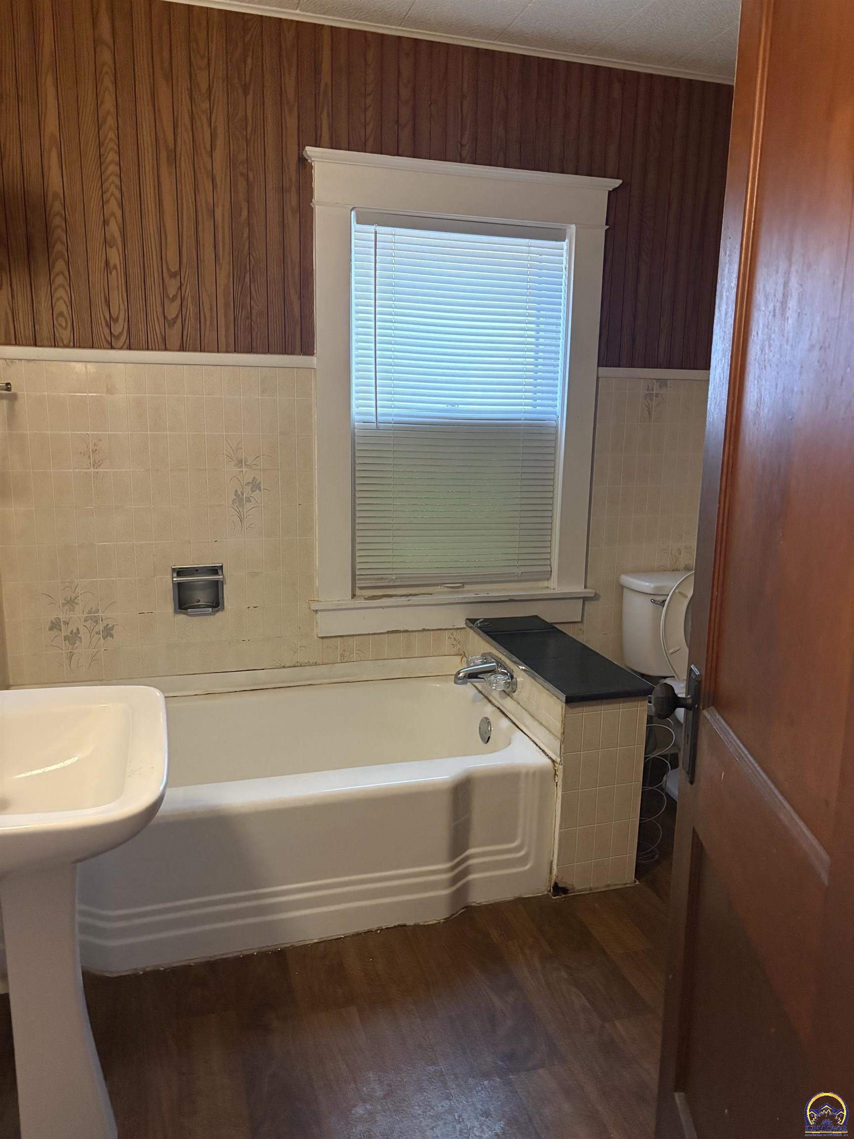 1252 SW Mulvane ST, Topeka, KS 66604