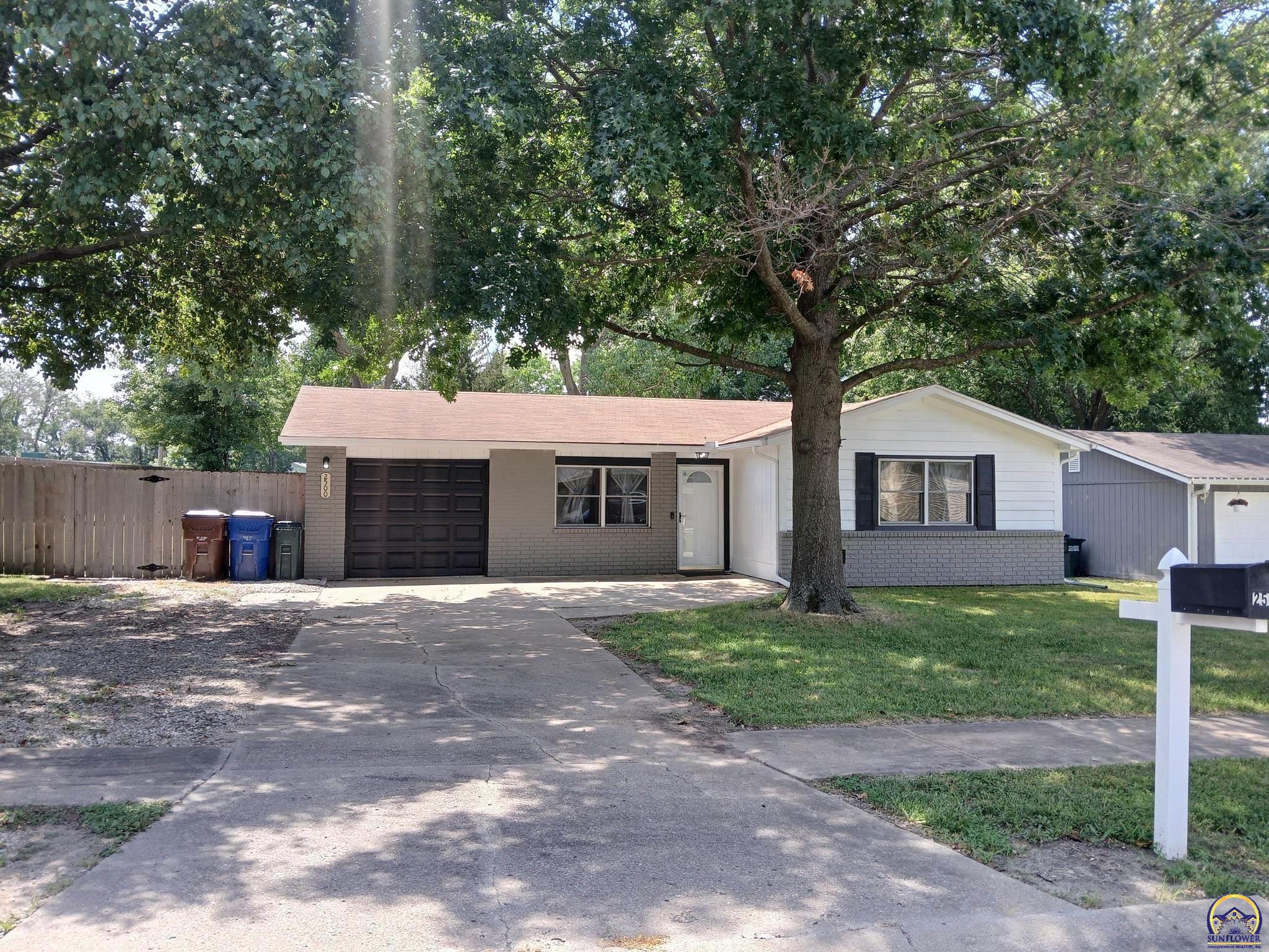 2500 Bonanza ST, Lawrence, KS 66046