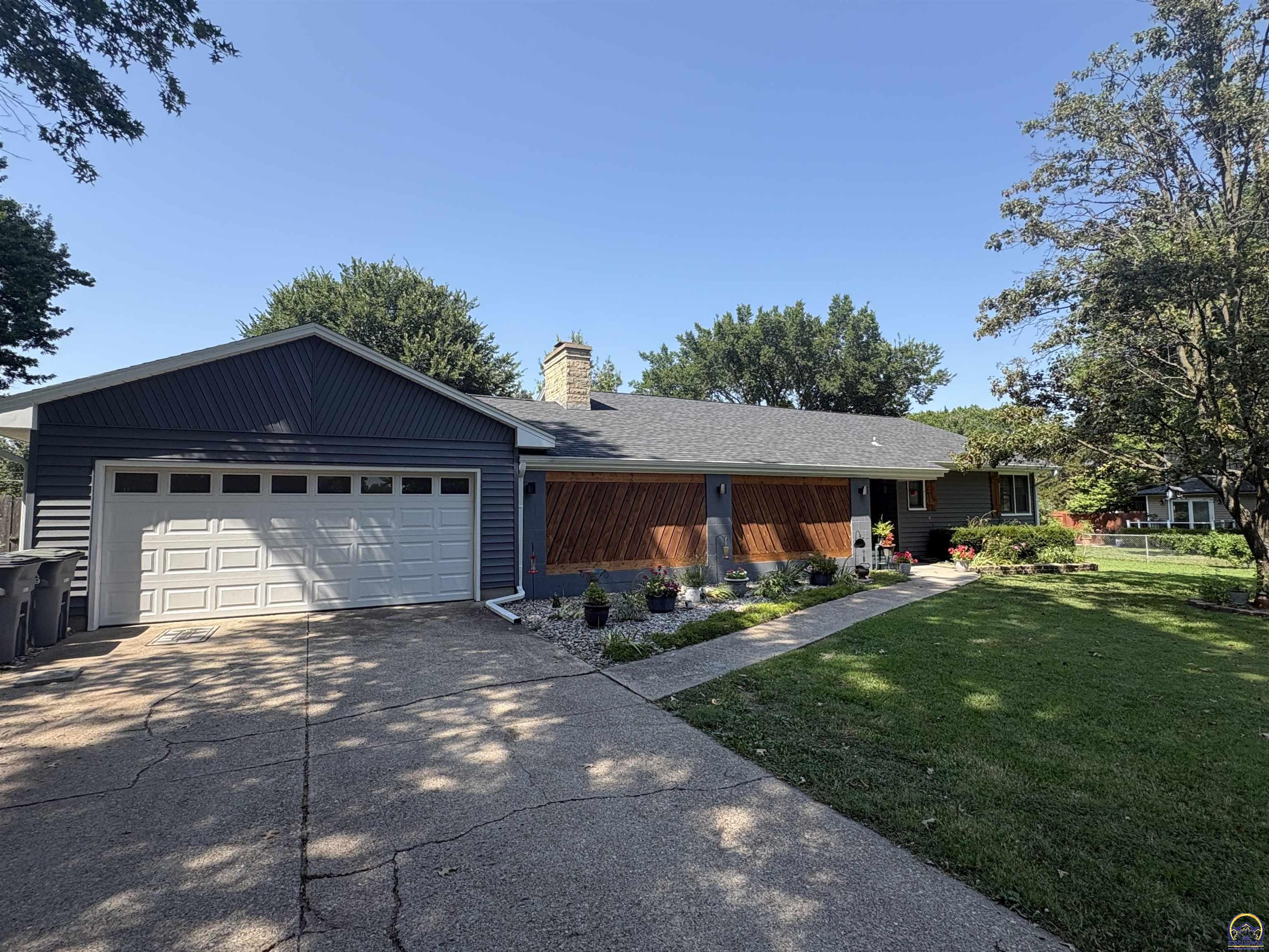 2022 Prairie Ln, Emporia, KS 66801