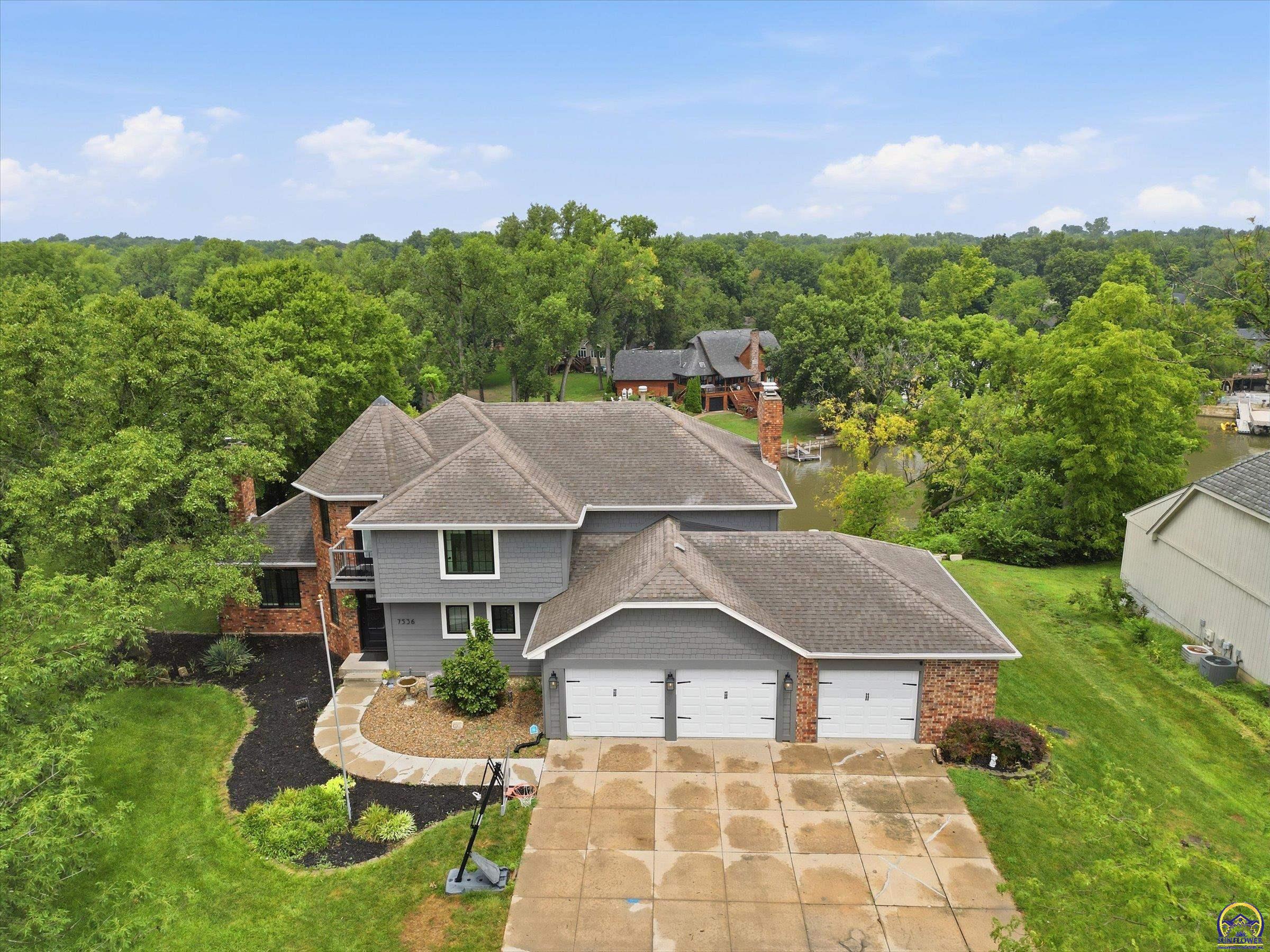 7536 SW Blue Inn PL, Topeka, KS 66614
