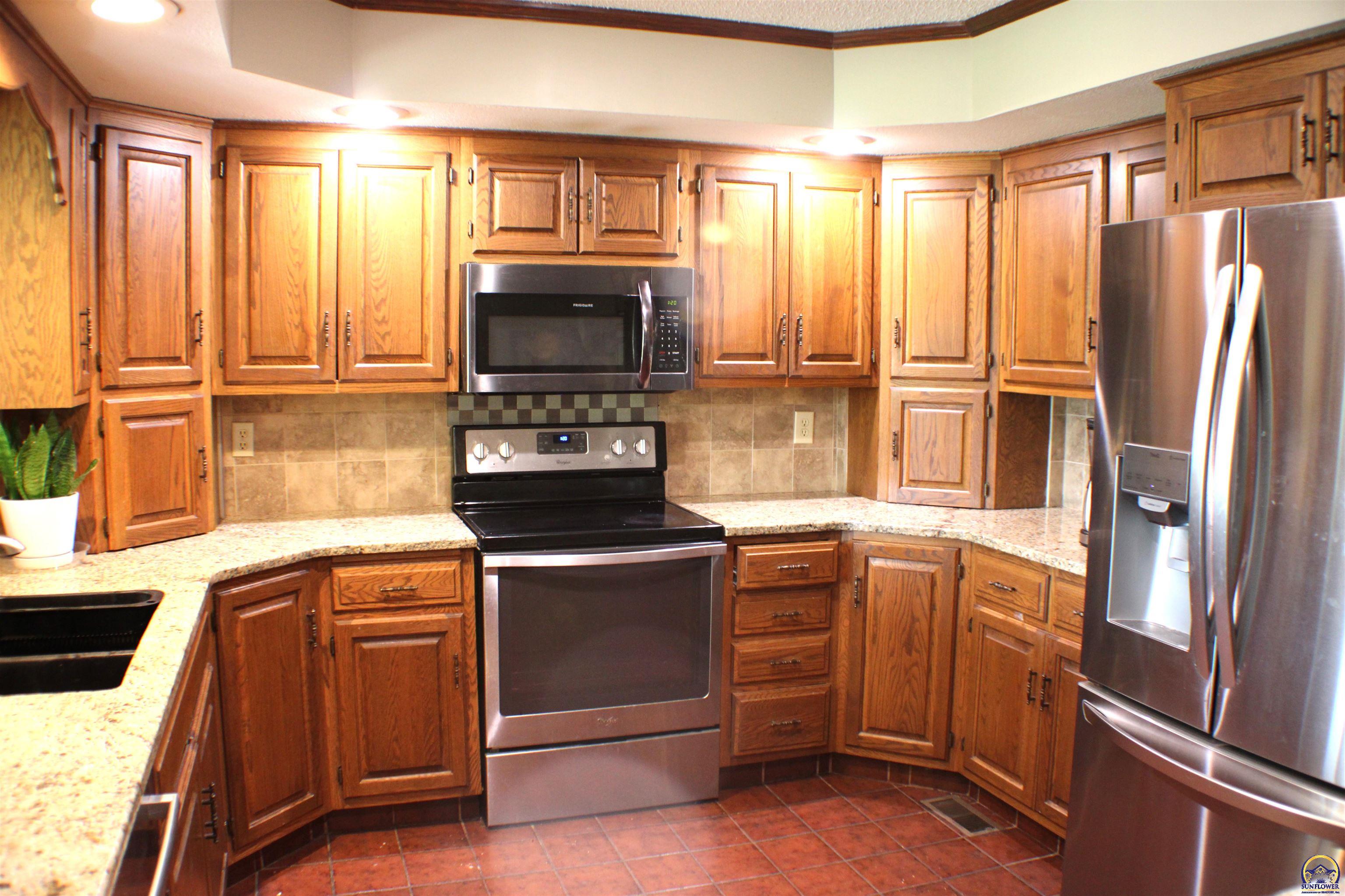 6257 West Lake RD, Ozawkie, KS 66070