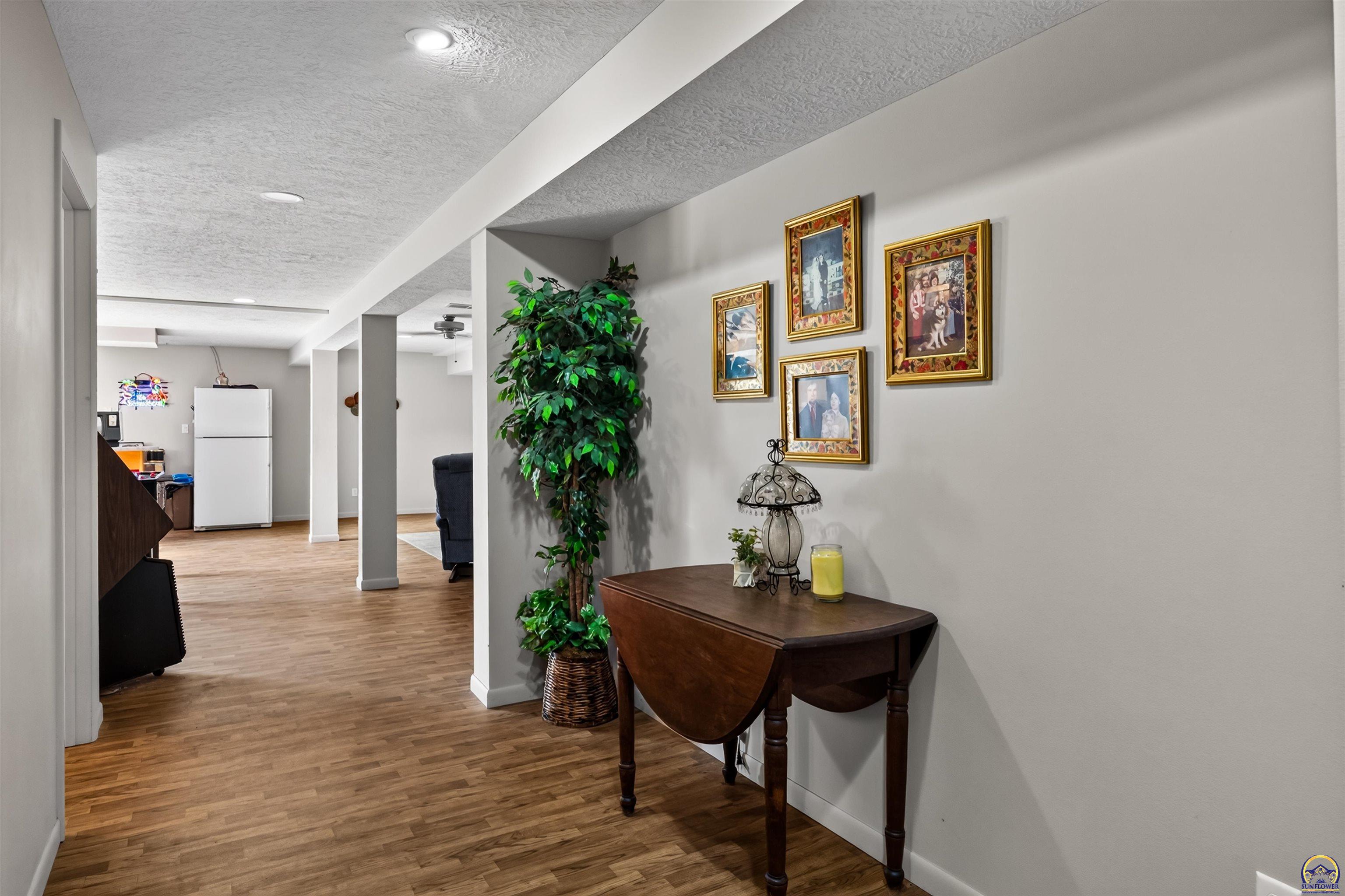 21185 R RD, Holton, KS 66436