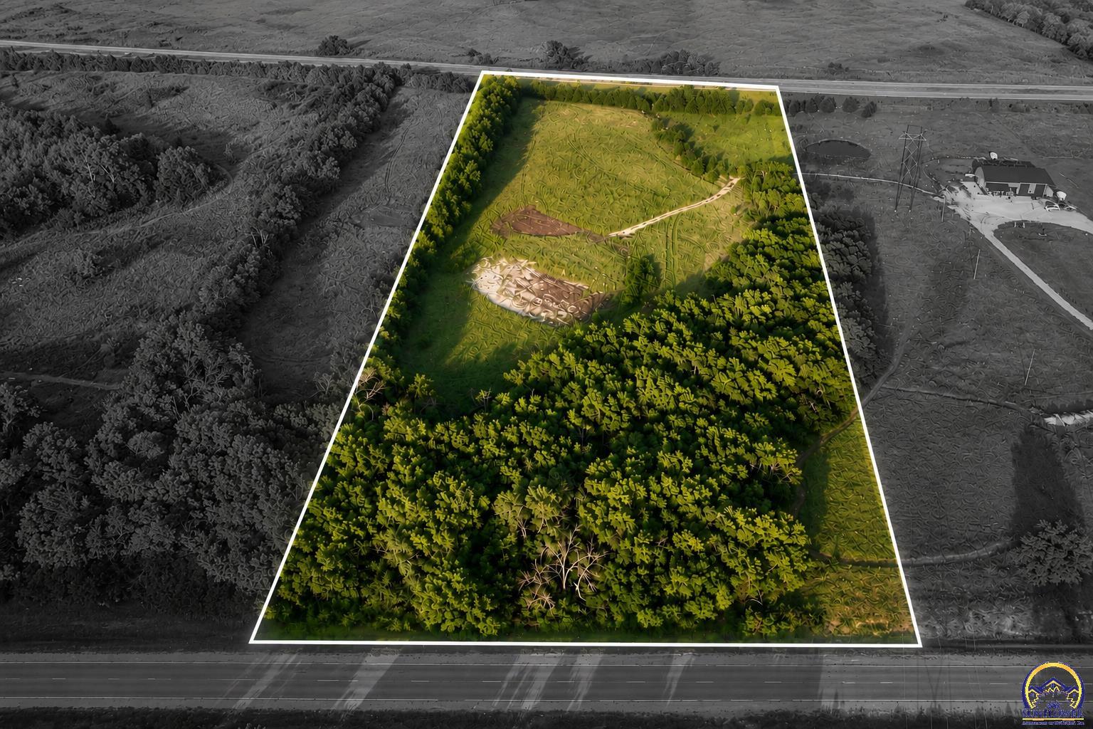 10748 S Topeka BLVD, Wakarusa, KS 66546