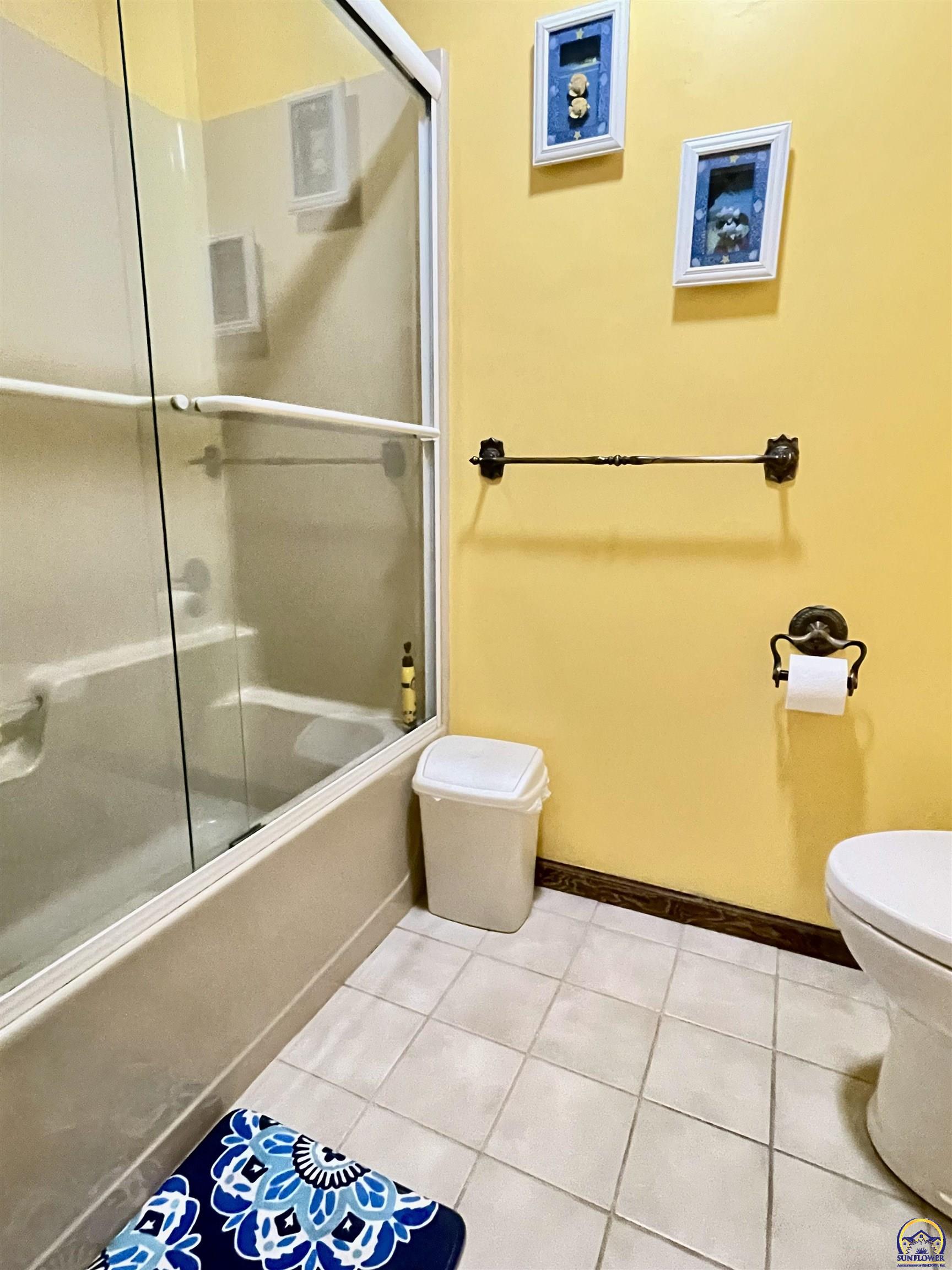 3833 SW Canterbury Town RD, Topeka, KS 66610