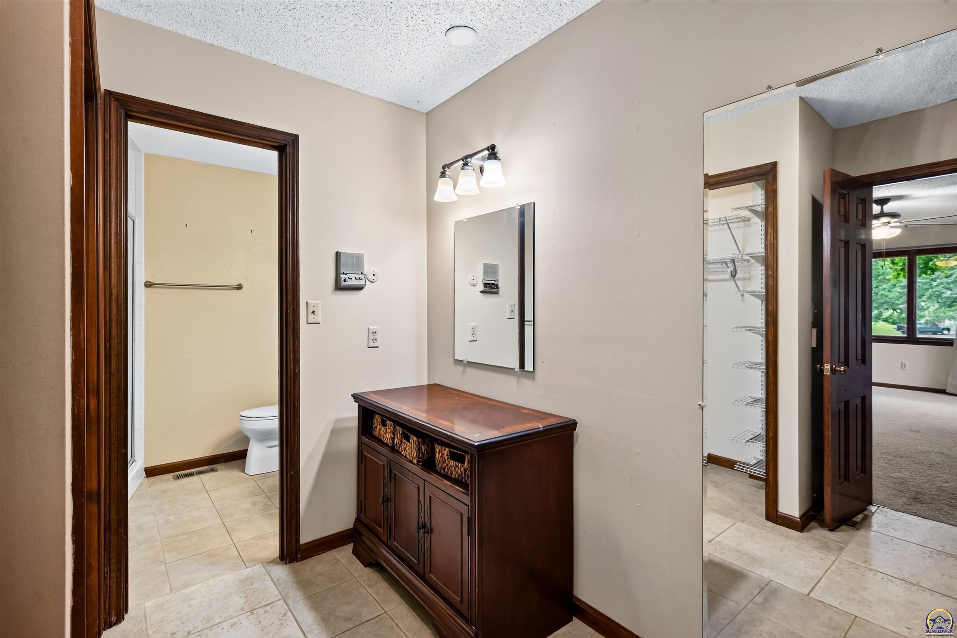 3631 NW 44th Ter, Topeka, KS 66618