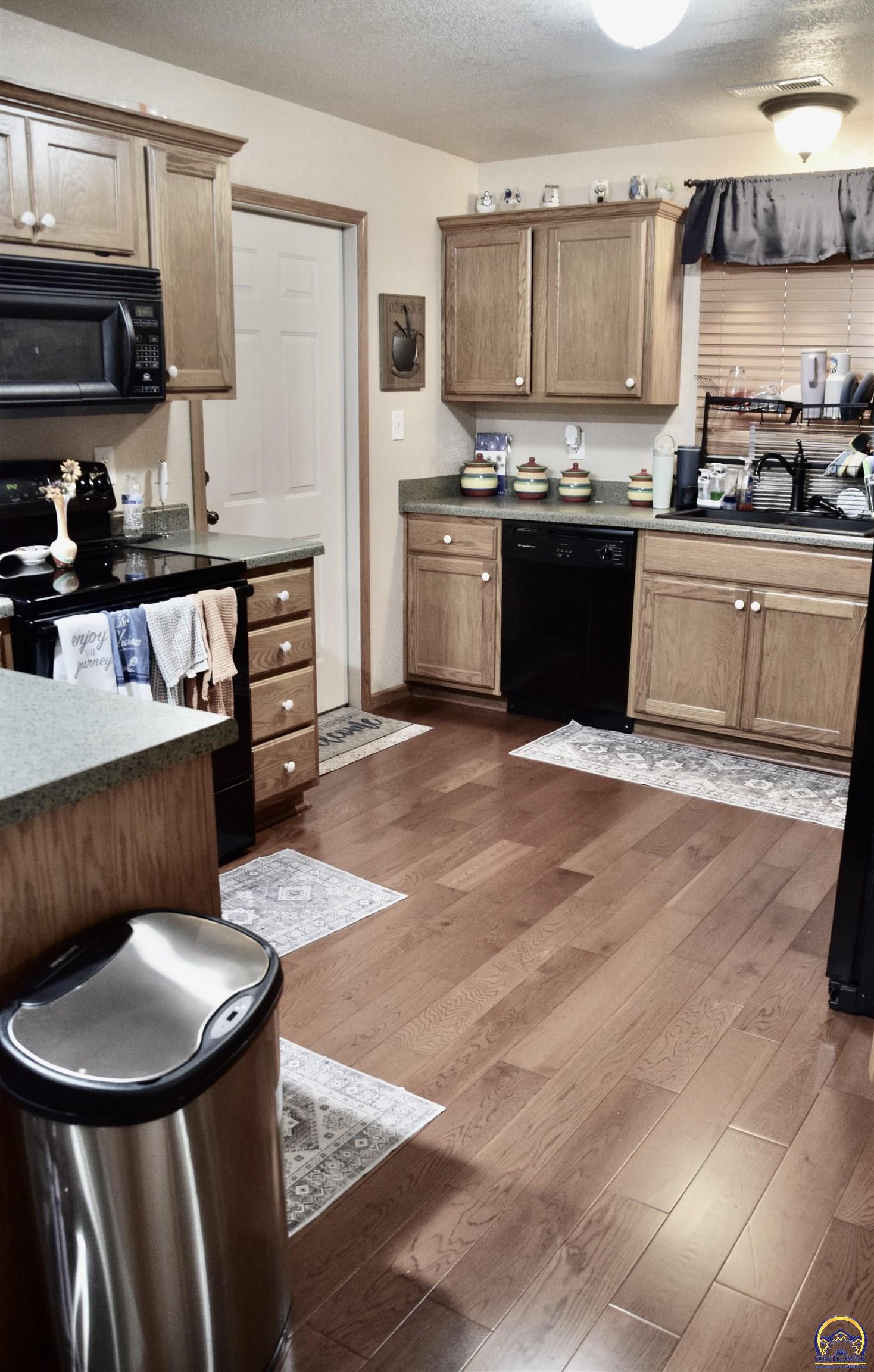 203 Holt Circle Dr, Hoyt, KS 66440
