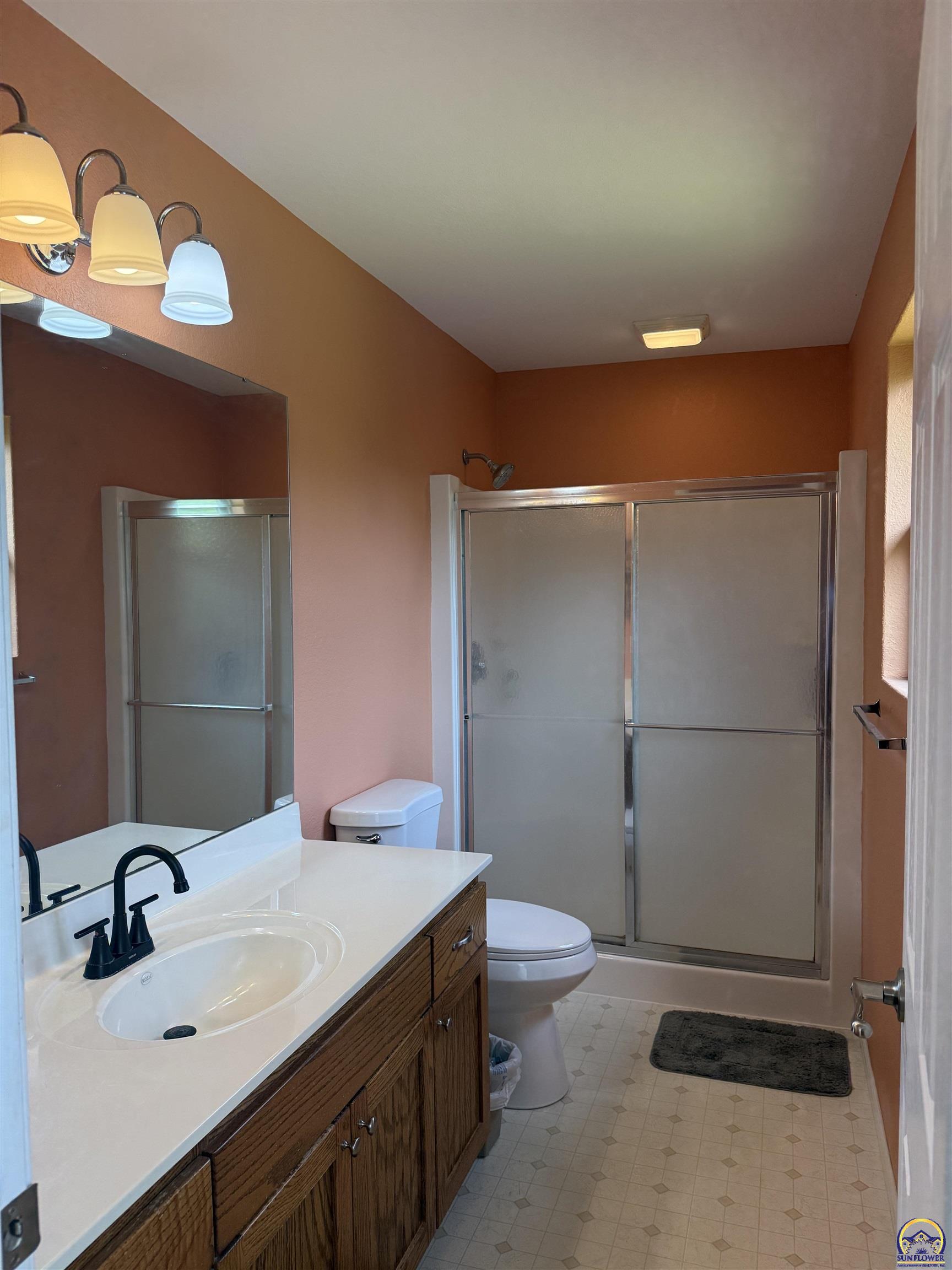 508 10th St, Valley Falls, KS 66088