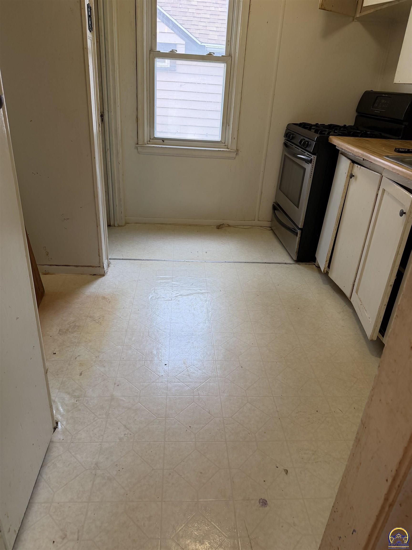 2121 SE Pennsylvania AVE, Topeka, KS 66605