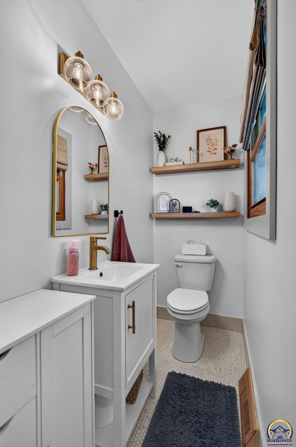 212 Center DR, Silver Lake, KS 66539