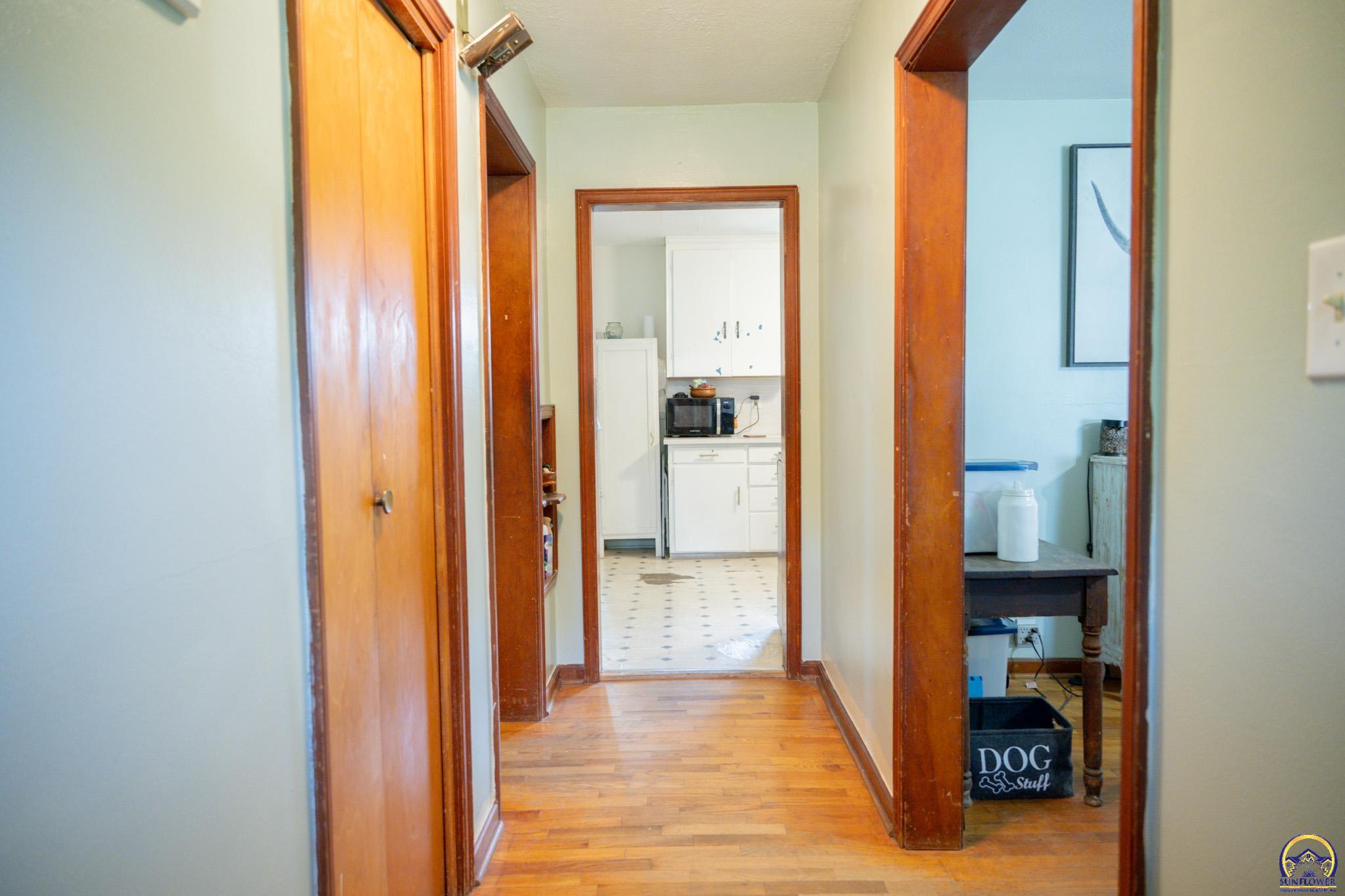 517 E 2nd AVE, Eskridge, KS 66423