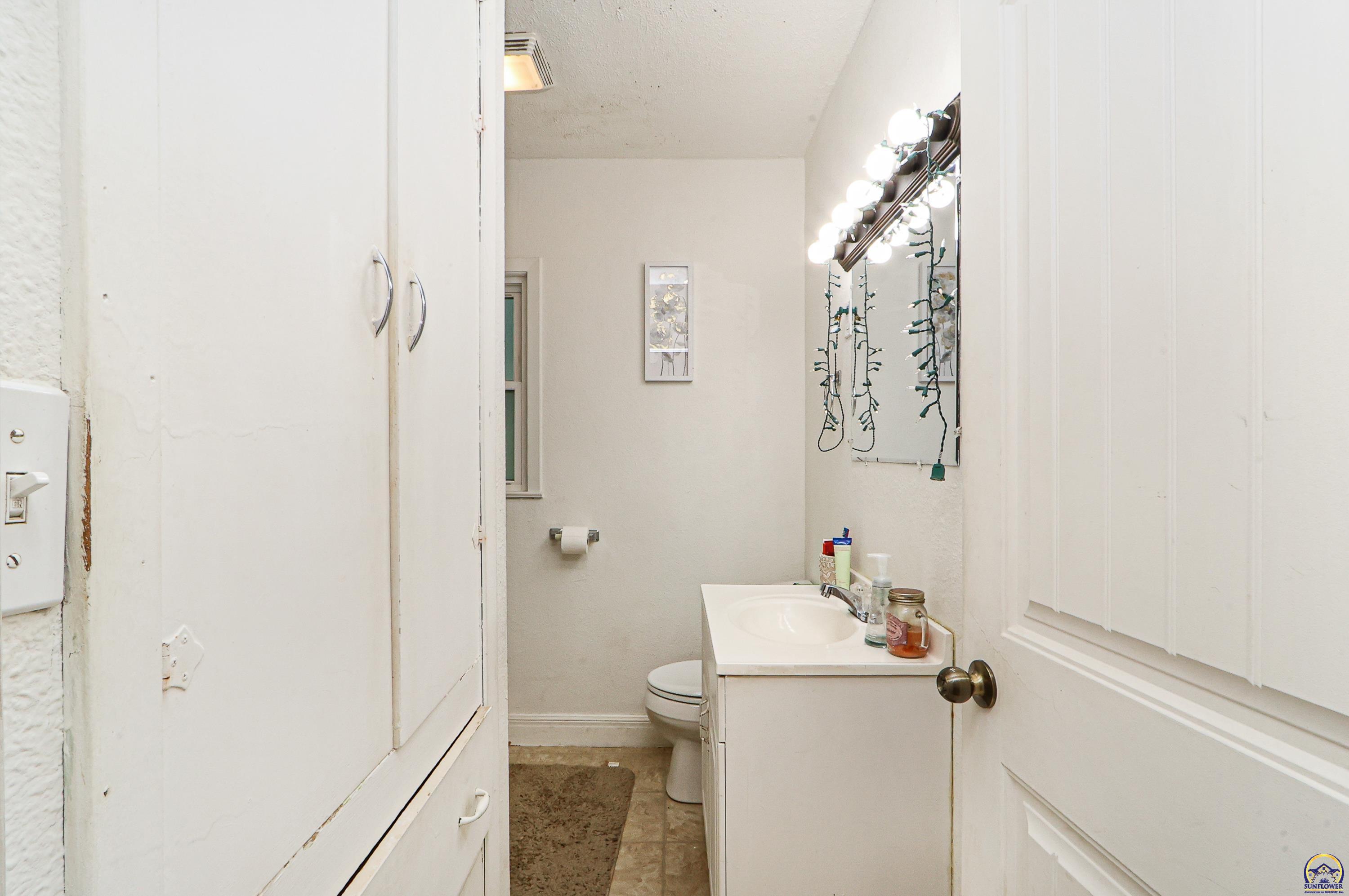 1121 N Juliette Ave, Manhattan, KS 66502