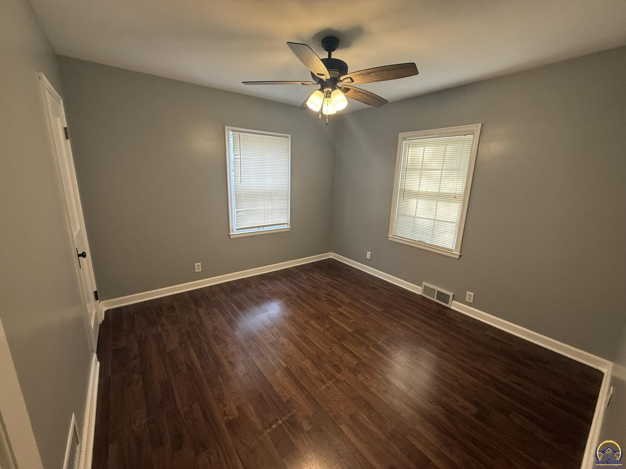 1177 SW Collins AVE, Topeka, KS 66604