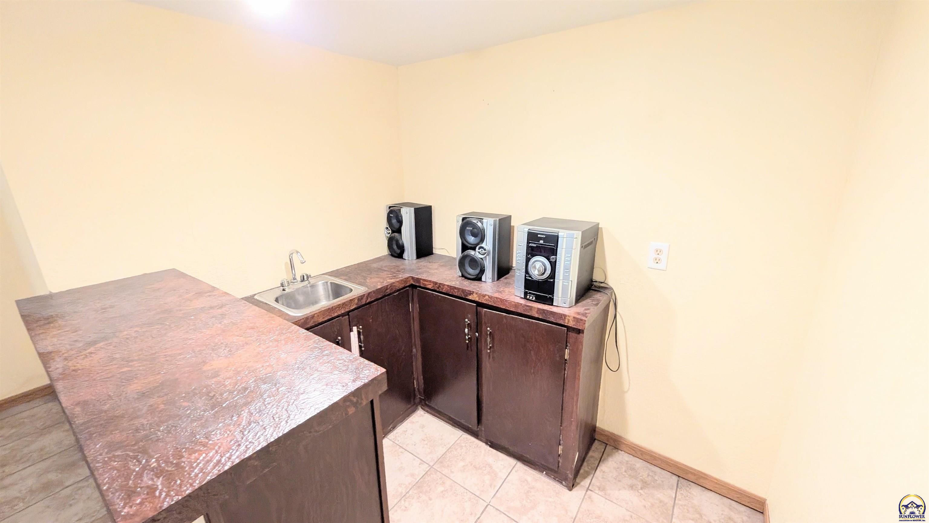 1031 Sunnyslope St, Emporia, KS 66801