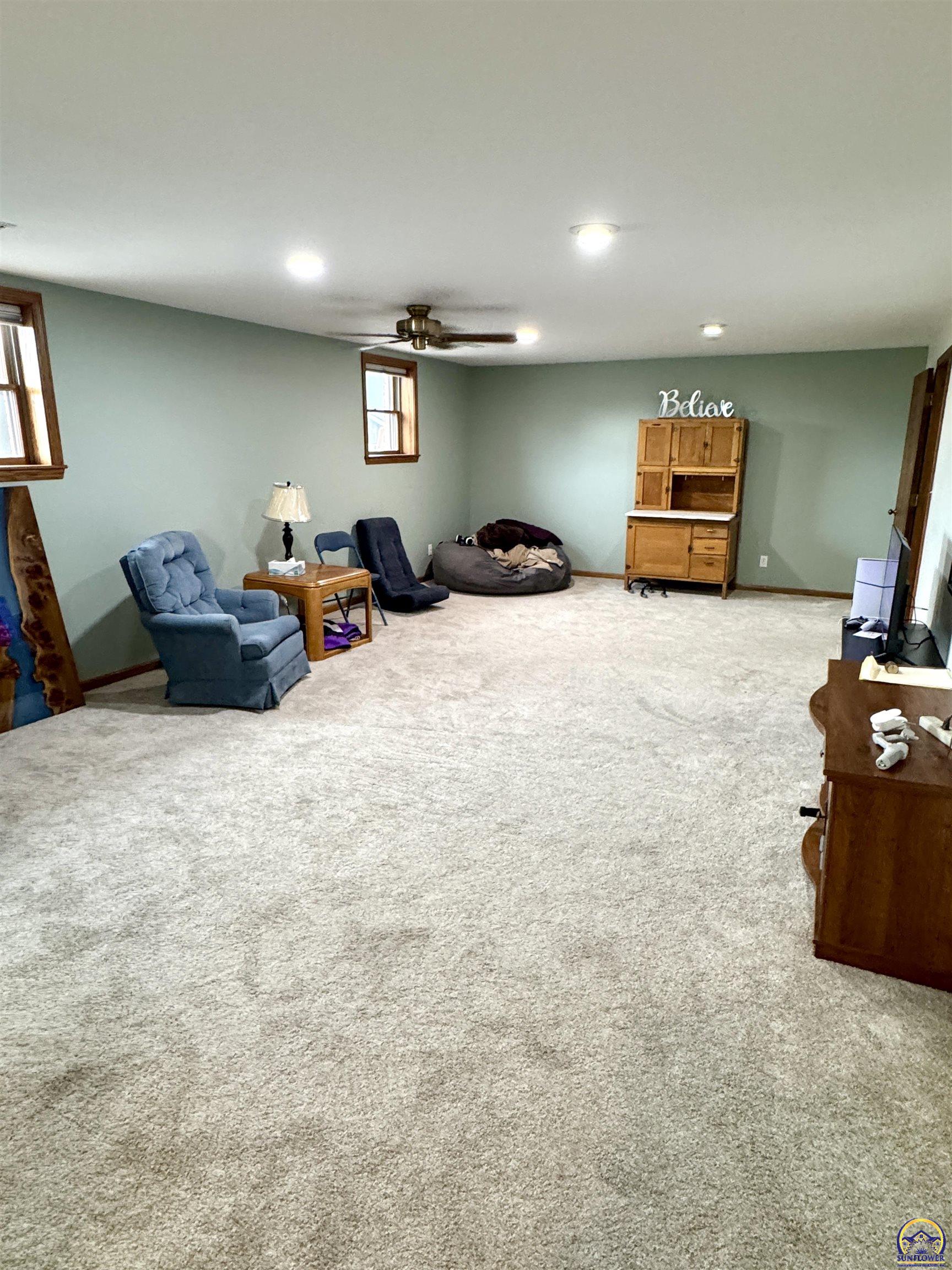 909 S 12th ST, Sabetha, KS 66534