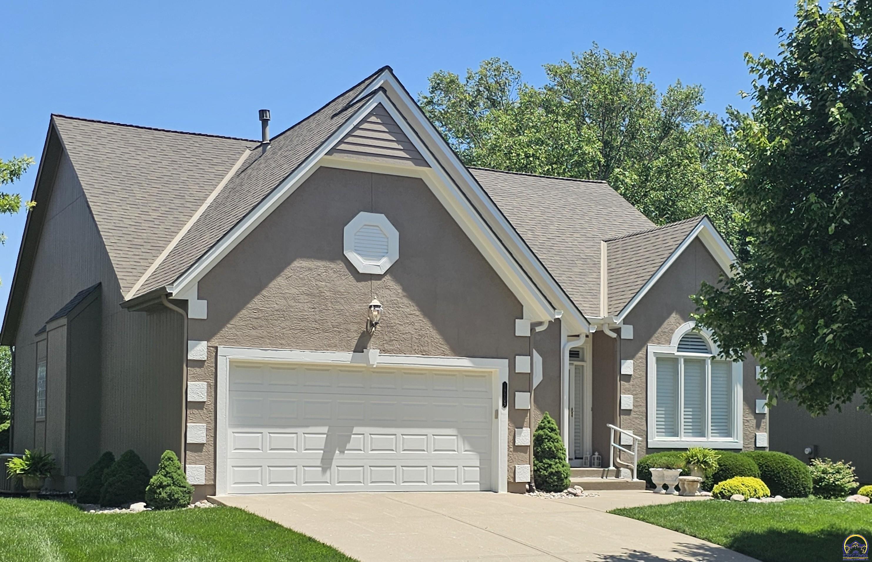 19909 W 99th St, Lenexa, KS 66220